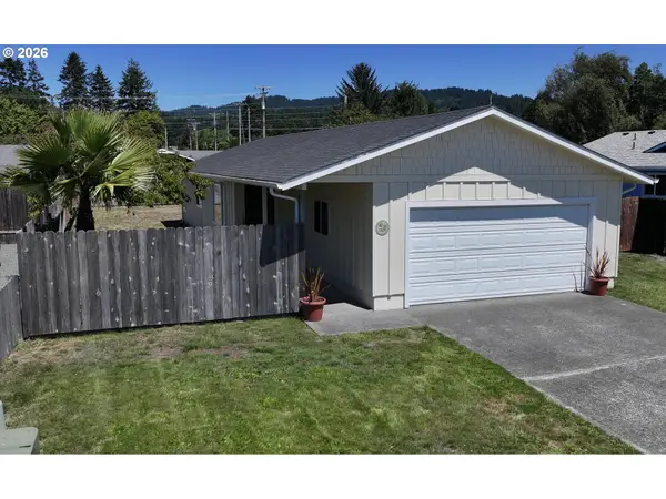 1126 Boyer Ct, Brookings, OR 97415
