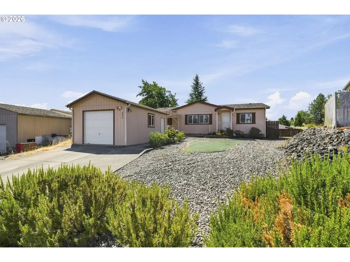 290 Adams Loop, Roseburg, OR 97471 - #1