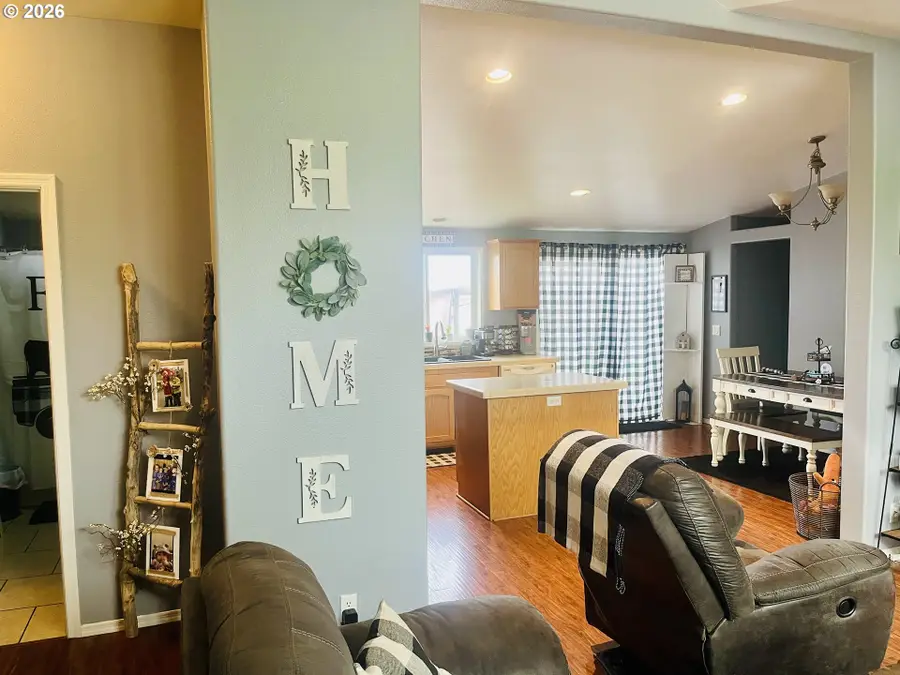 3097 SW River View Dr, Pendleton, OR 97801 - #2