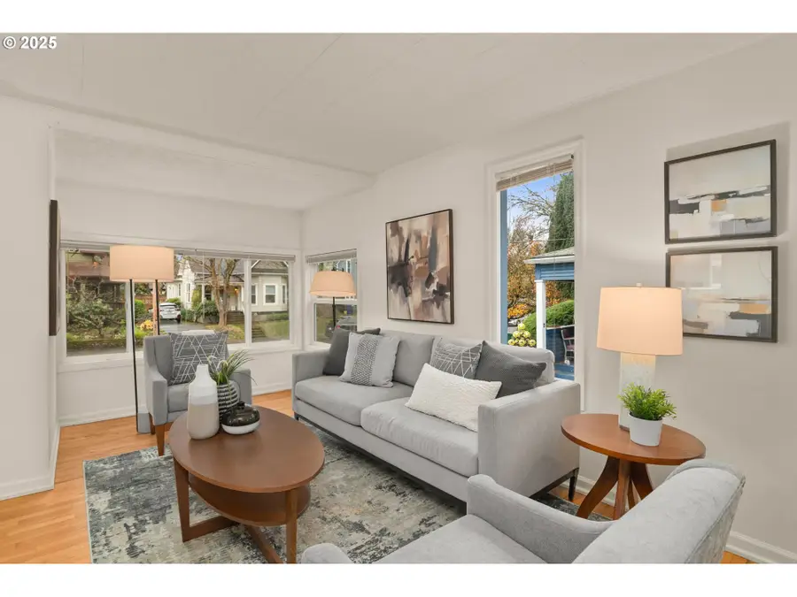 3753 SE Harrison St, Portland, OR 97214 - Image #3