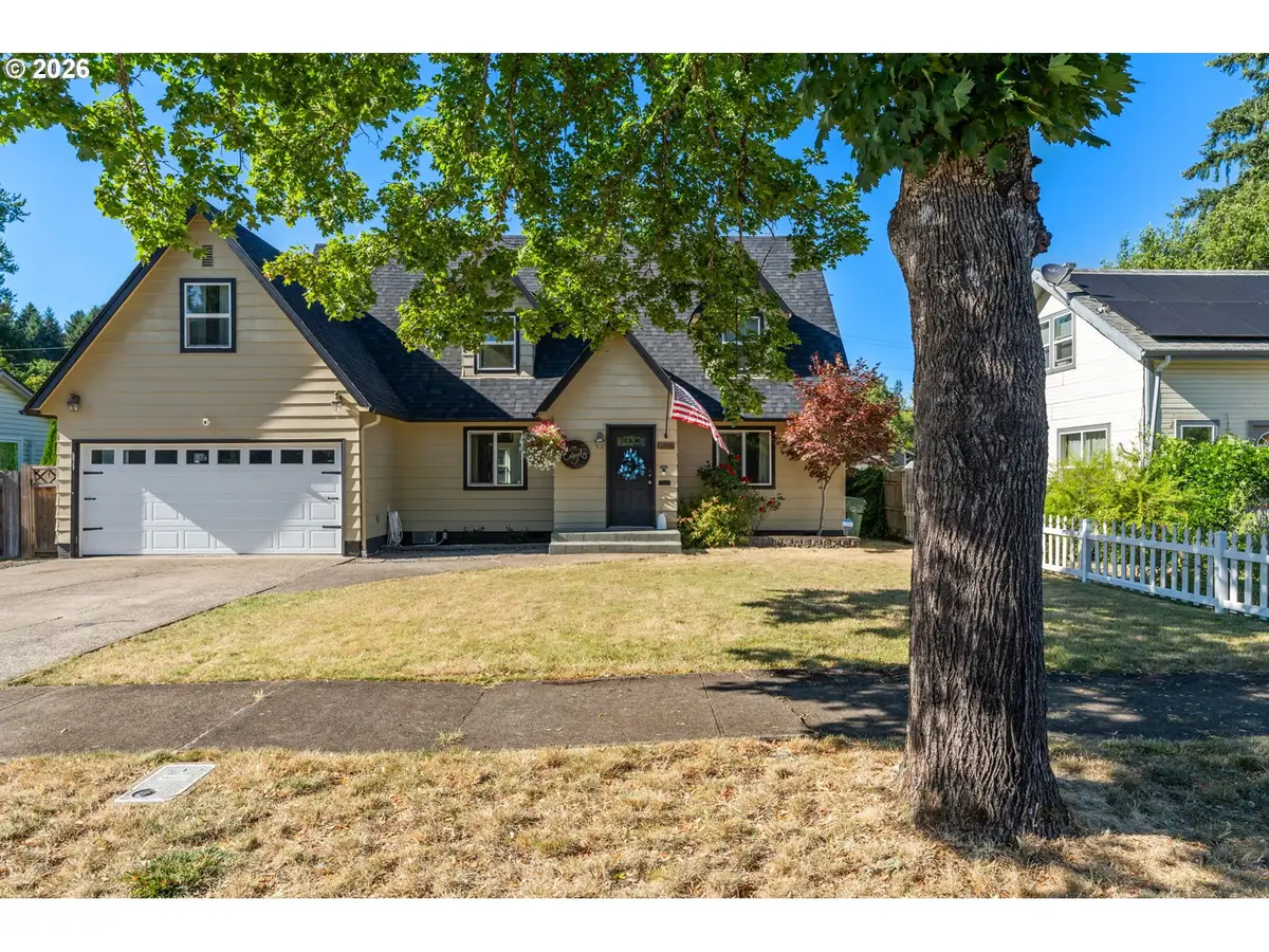 1522 Ash Ave, Cottage Grove, OR 97424 - #1