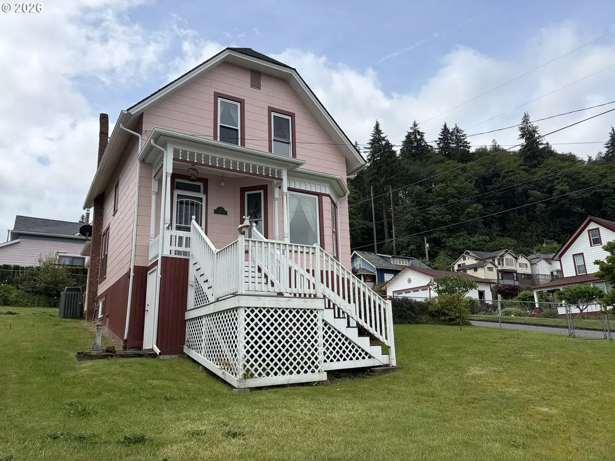 322 W D St, Rainier, OR 97048 - #1