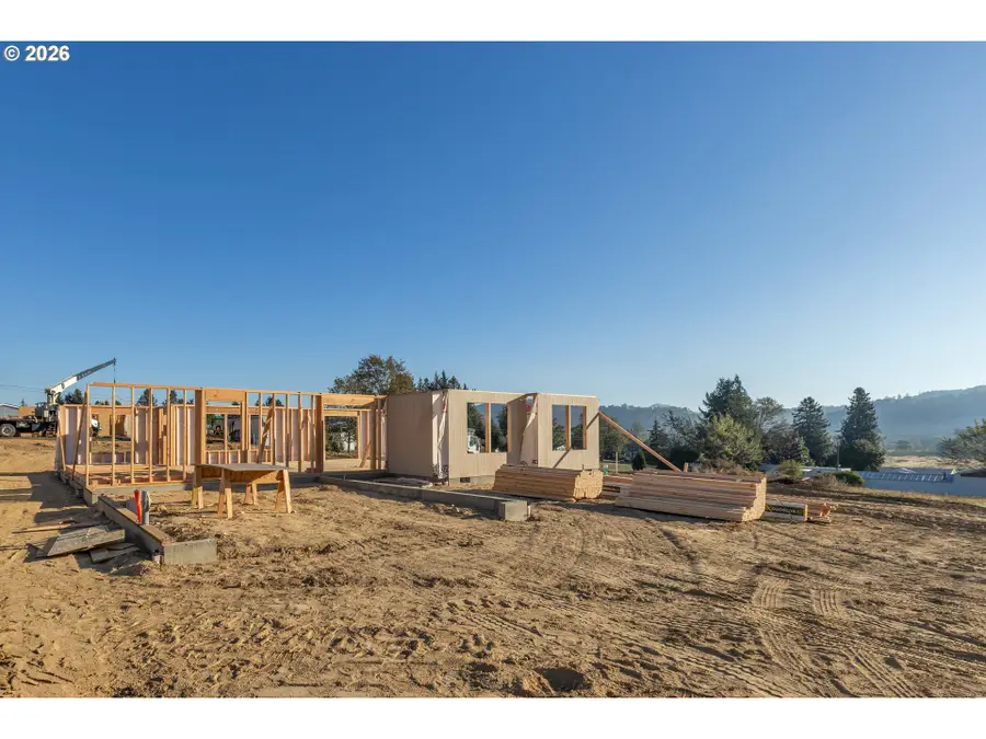 740 SE Hall St, Winston, OR 97496 - #3
