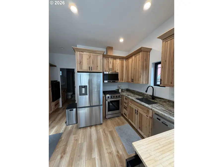 94254 11th St, Gold Beach, OR 97444 - #3