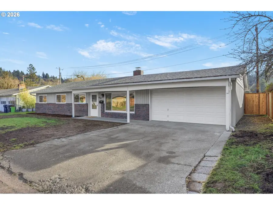 810 E 37th Ave, Eugene, OR 97405 - Image #3