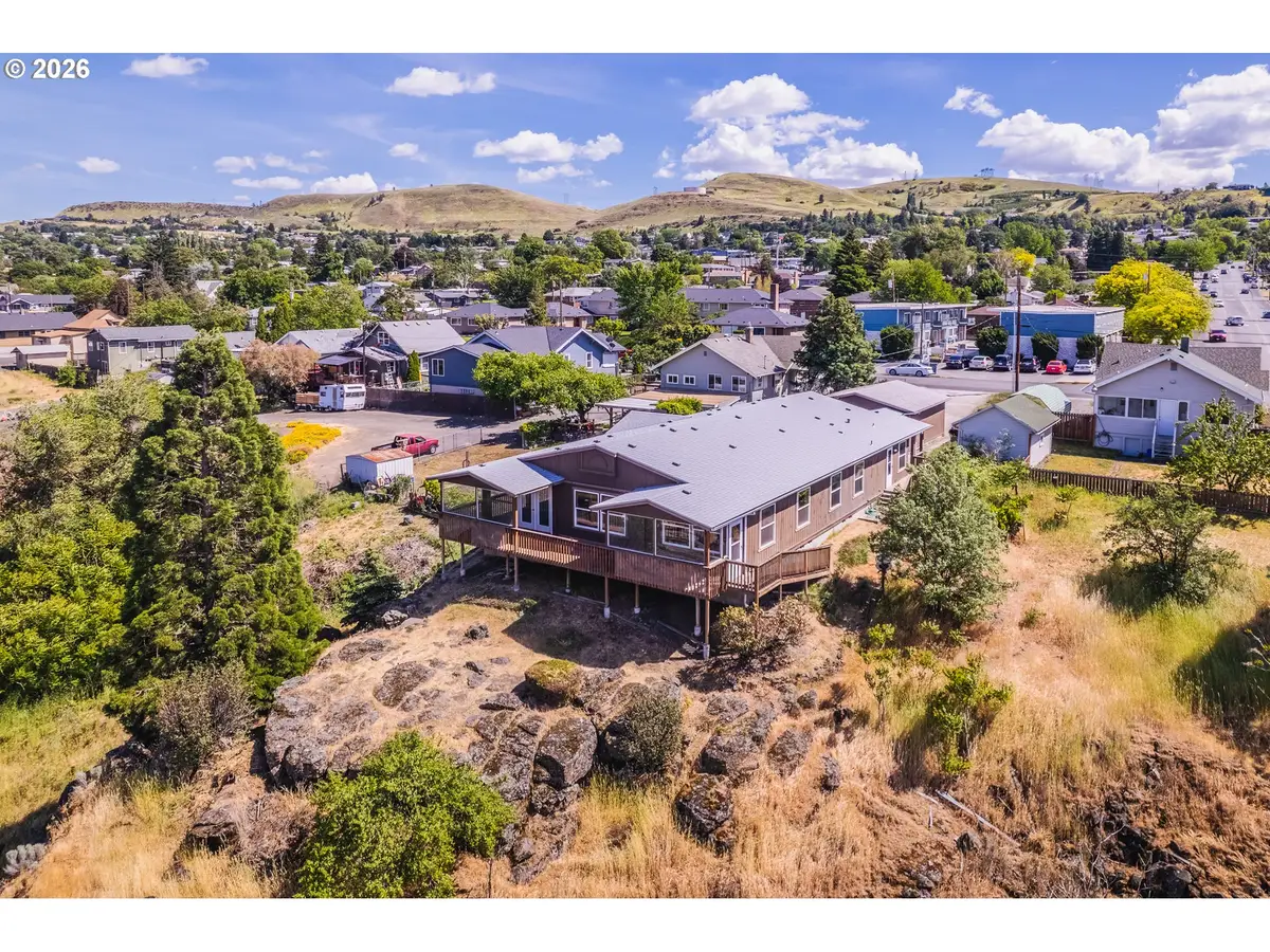 1631 E 9th St, The Dalles, OR 97058 - #1