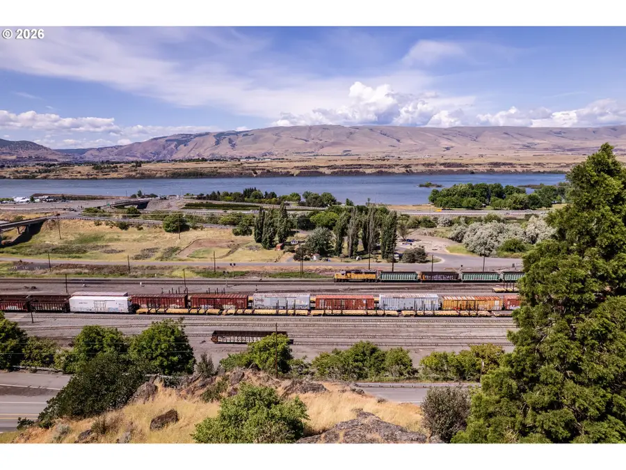 1631 E 9th St, The Dalles, OR 97058 - #2
