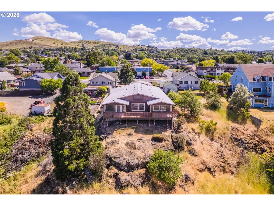 1631 E 9th St, The Dalles, OR 97058 - #3