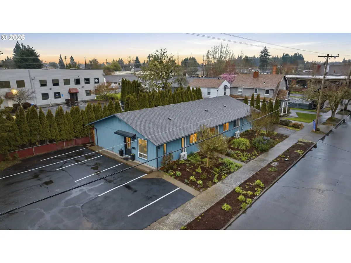 206 NE Johnson St, McMinnville, OR 97128 - #1