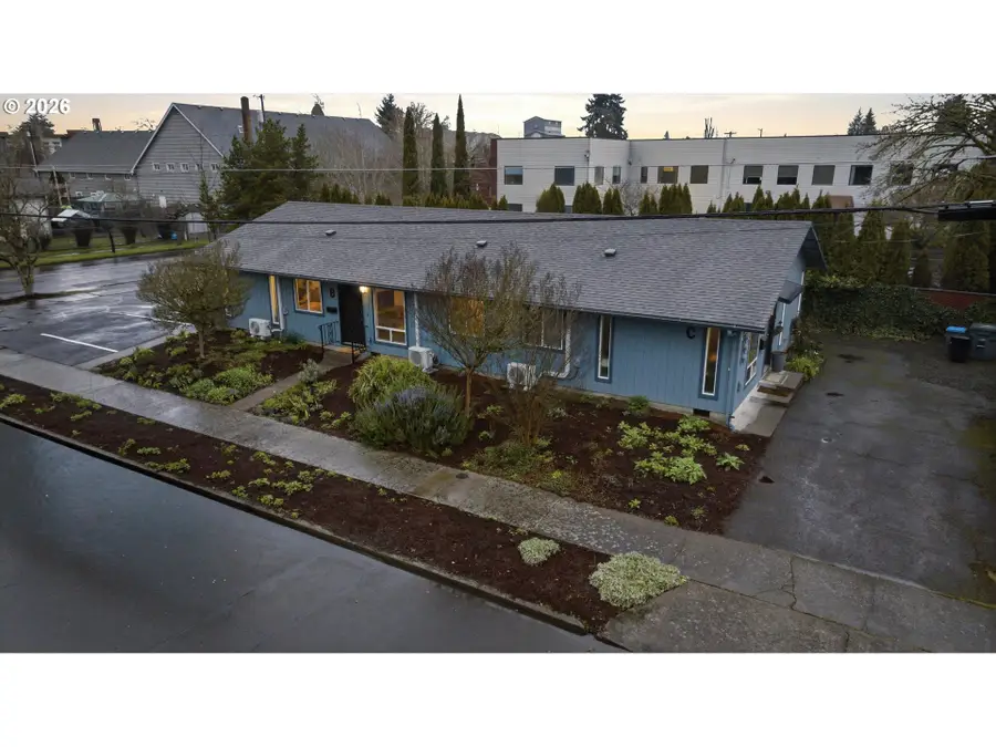 206 NE Johnson St, McMinnville, OR 97128 - #2