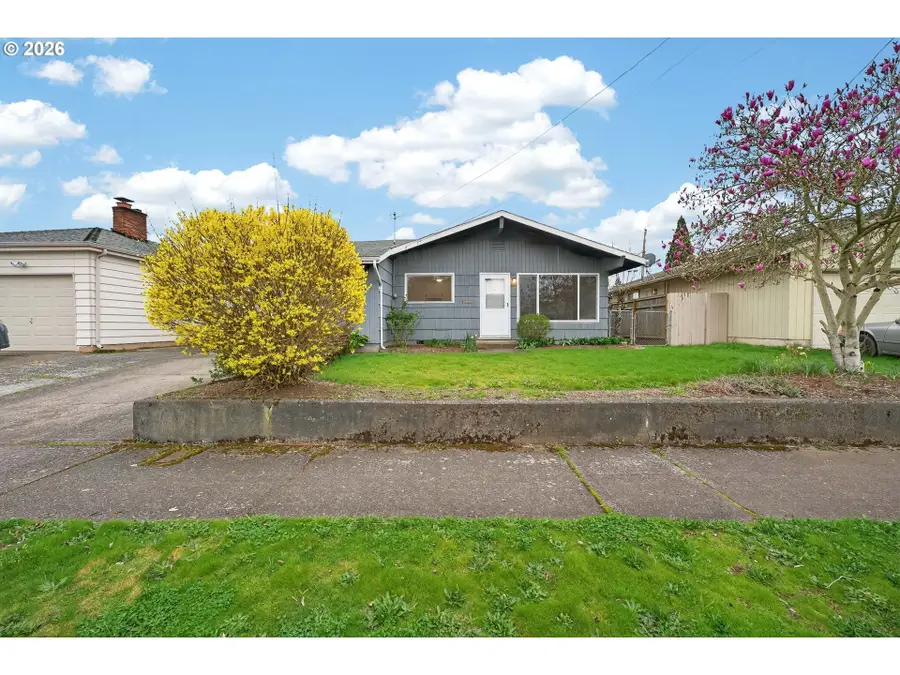 2304 SE 101st Ave, Portland, OR 97216 - #3