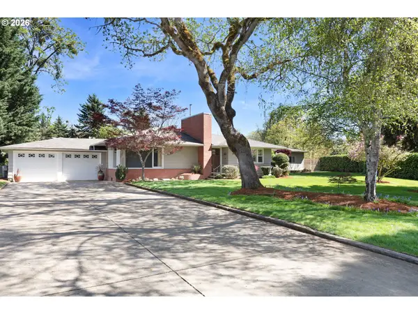 14 Royal Oaks Dr, Roseburg, OR 97471