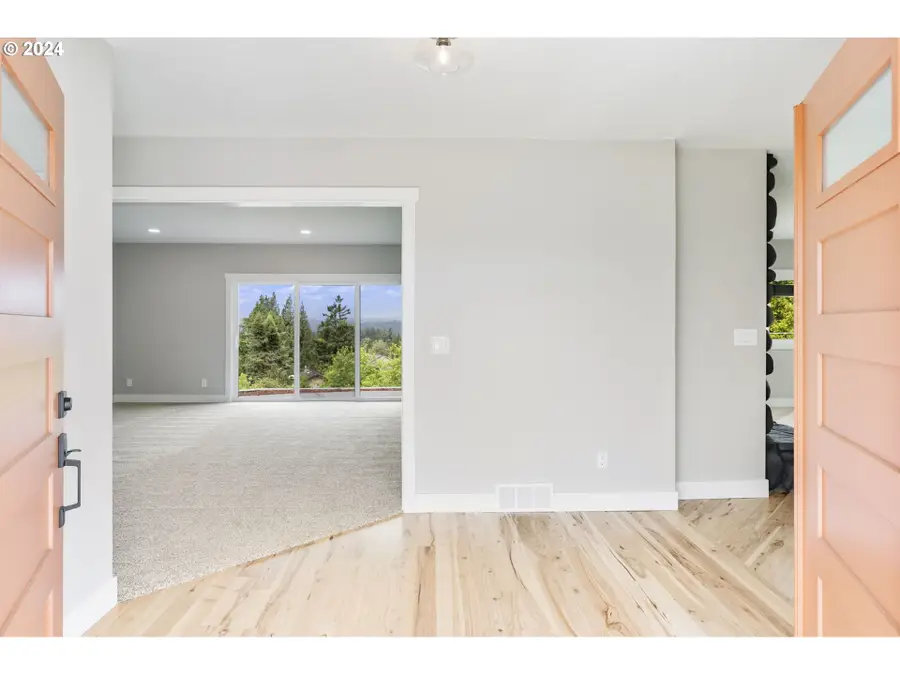 352 NE Lovrien Ave, Gresham, OR 97030 - #3