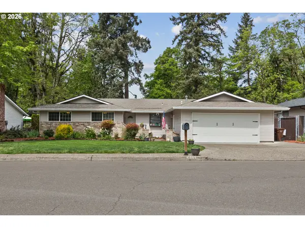 6777 Oakridge Dr, Gladstone, OR 97027
