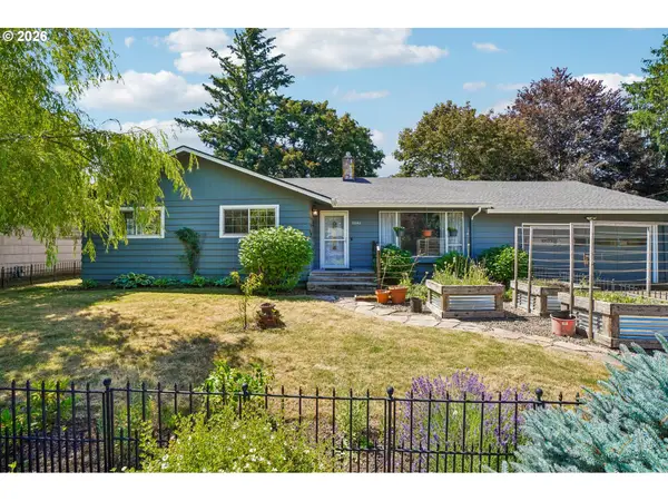 18042 SE Clay St, Portland, OR 97233