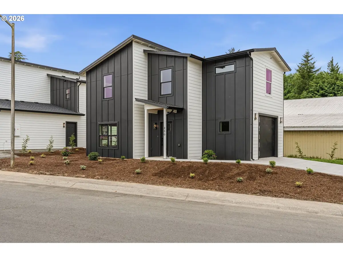 230 Glengate St, Cathlamet, WA 98612 - #1