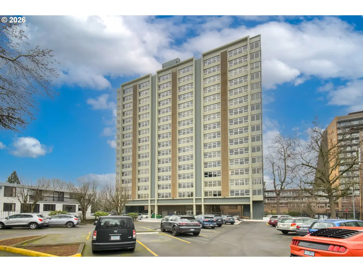 1220 NE 17th Ave #2D, Portland, OR 97232 - Image #1