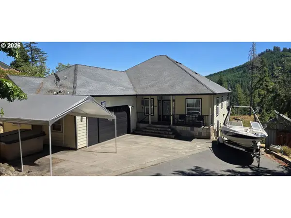 1836 Lakeview Dr, Sutherlin, OR 97479