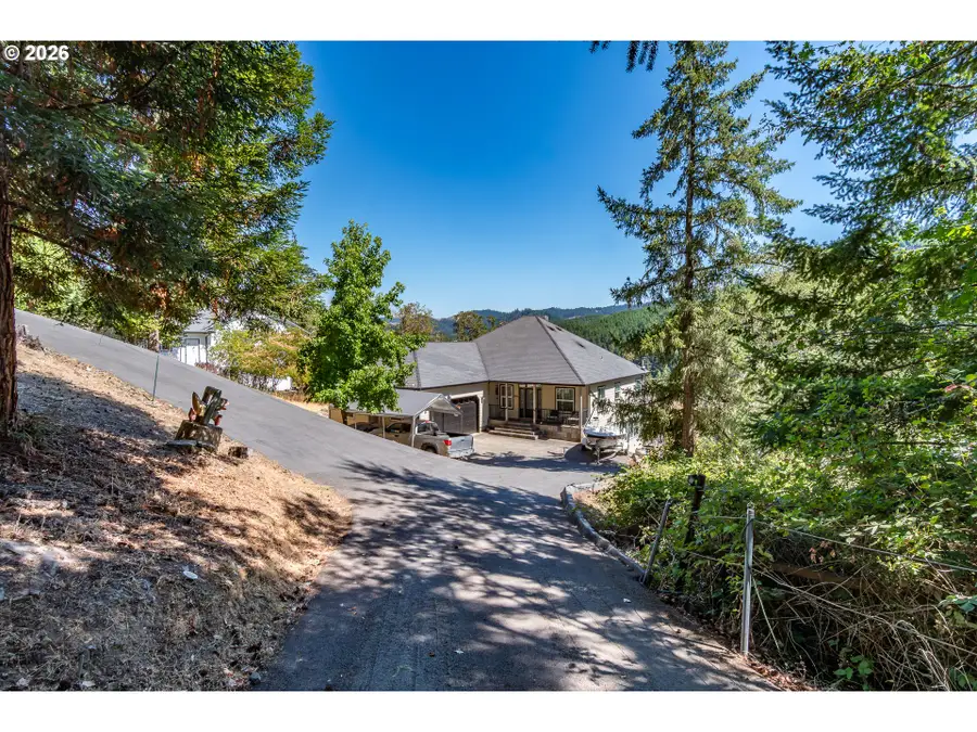 1836 Lakeview Dr, Sutherlin, OR 97479 - #3