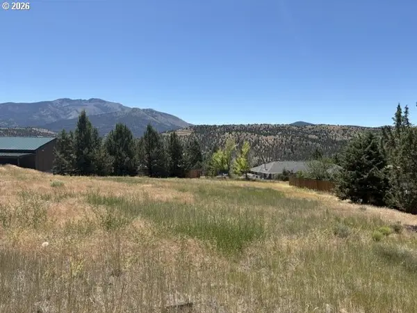 214 Valley View Dr, JohnDay, OR 97845