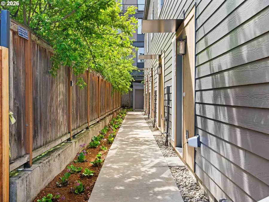 4920 SE Caruthers St #2, Portland, OR 97215 - Image #3