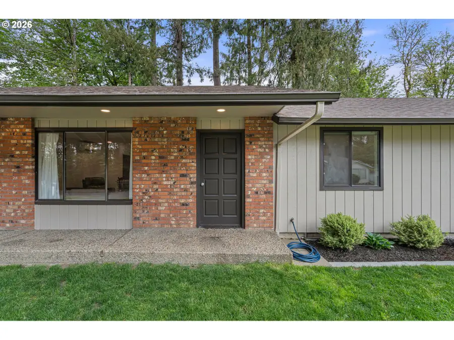 708 Eaton Ct, Castle Rock, WA 98611 - #2