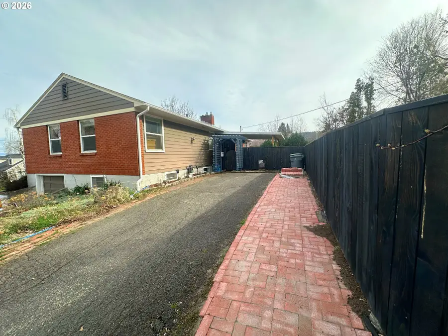 1414 Walnut St, La Grande, OR 97850 - #2