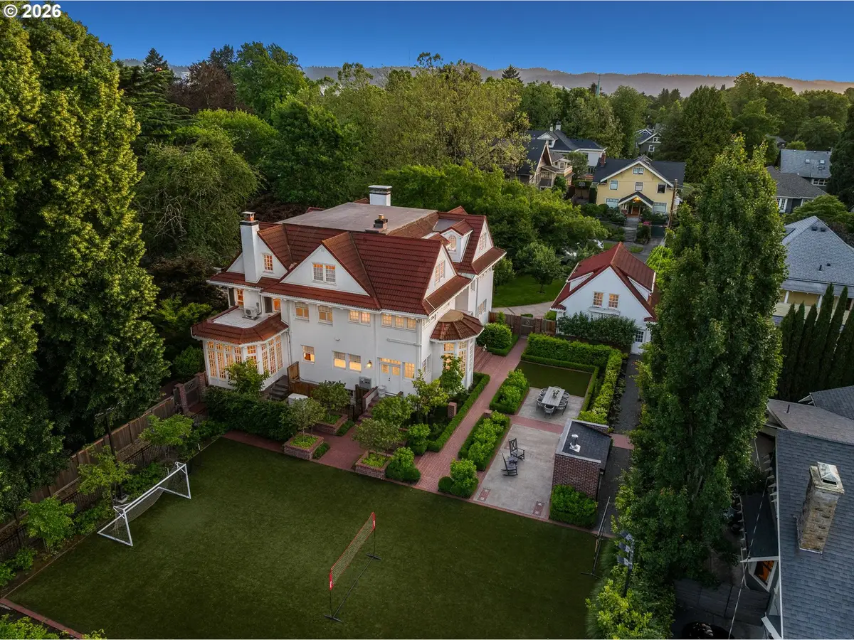 1719 NE Knott St, Portland, OR 97212 - #1