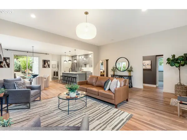 2424 NW Crossing Dr, Bend, OR 97703