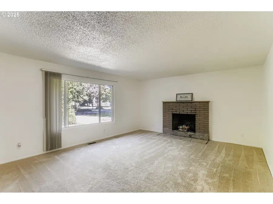 1014 E 6th St, Newberg, OR 97132 - Image #3