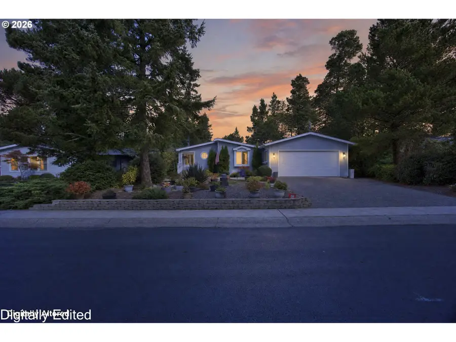 147 42nd Way, Florence, OR 97439 - #3