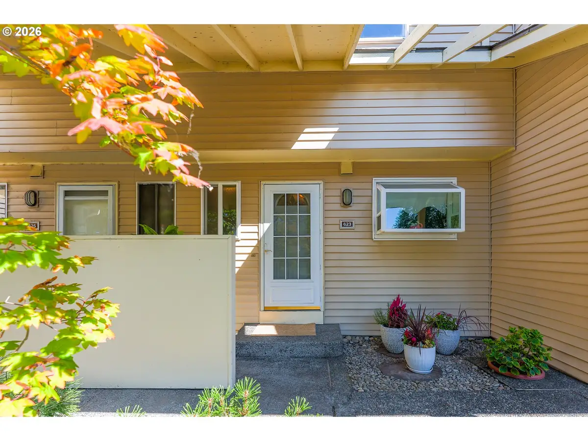 623 N Hayden Bay Dr, Portland, OR 97217 - #1