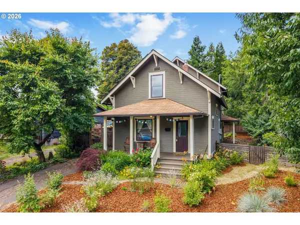 412 10th St, HoodRiver, OR 97031