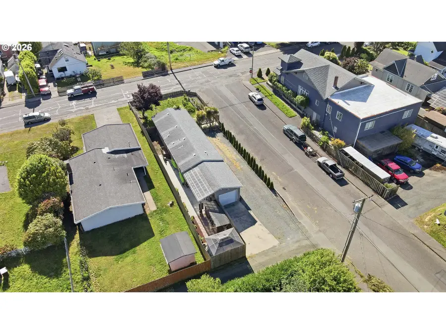 2294 Marion St, North Bend, OR 97459 - #2