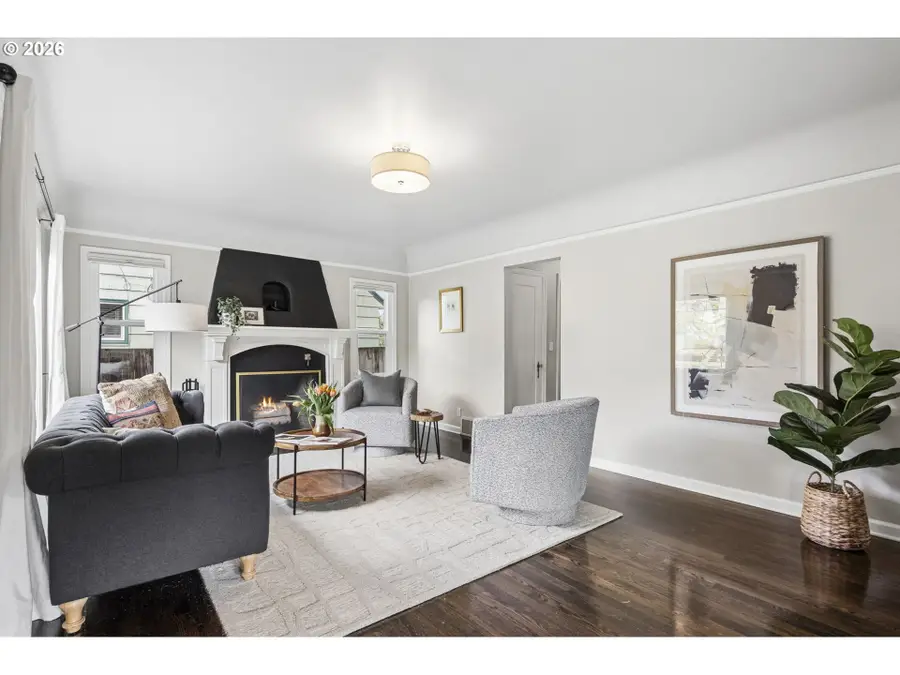 1525 NE Ainsworth St, Portland, OR 97211 - #3