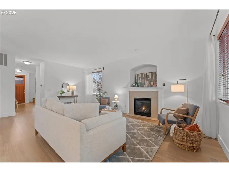 11595 SW Butte Ln, Beaverton, OR 97008 - Image #2