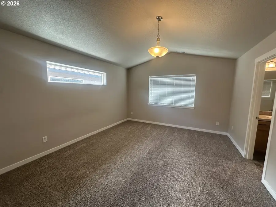 1297 SE Windsong Dr, Cascade Locks, OR 97014 - #3