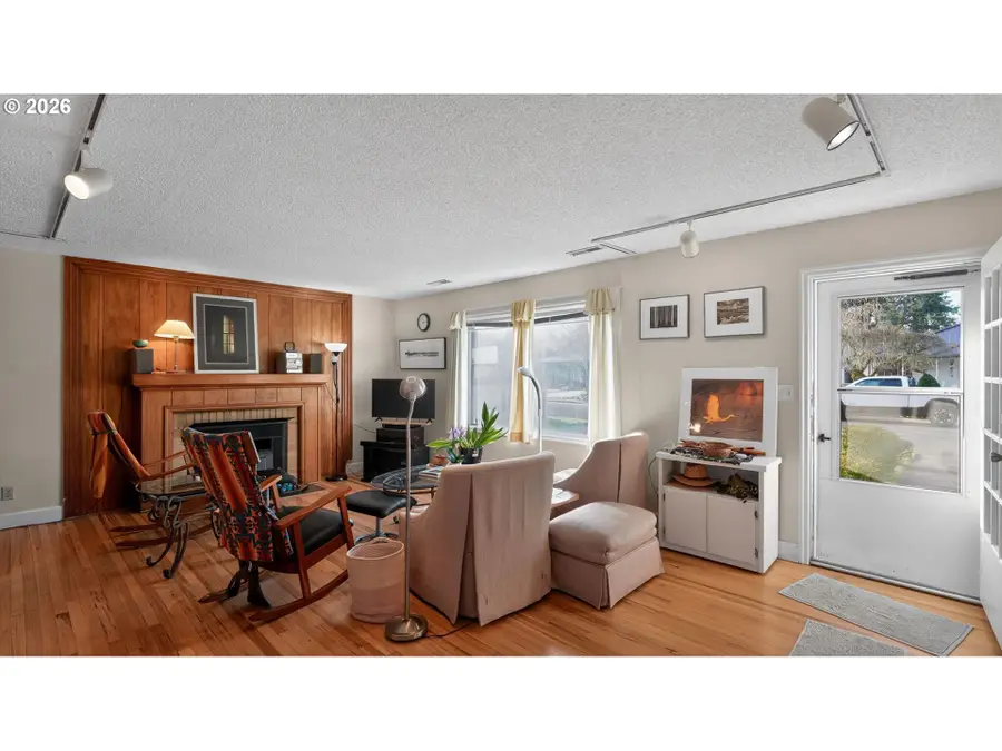 651 Wayne Dr, Keizer, OR 97303 - #2