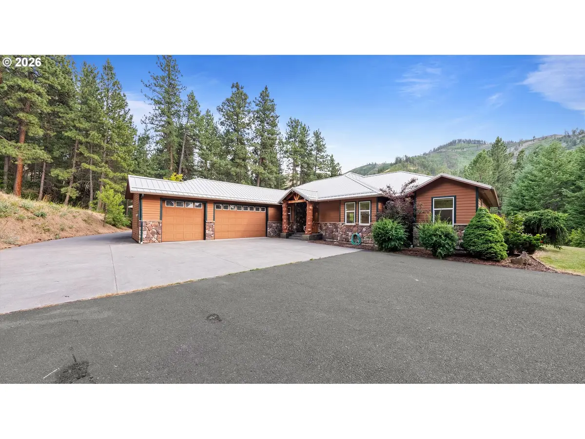 1135 N Touchet, Dayton, WA 99328 - #1