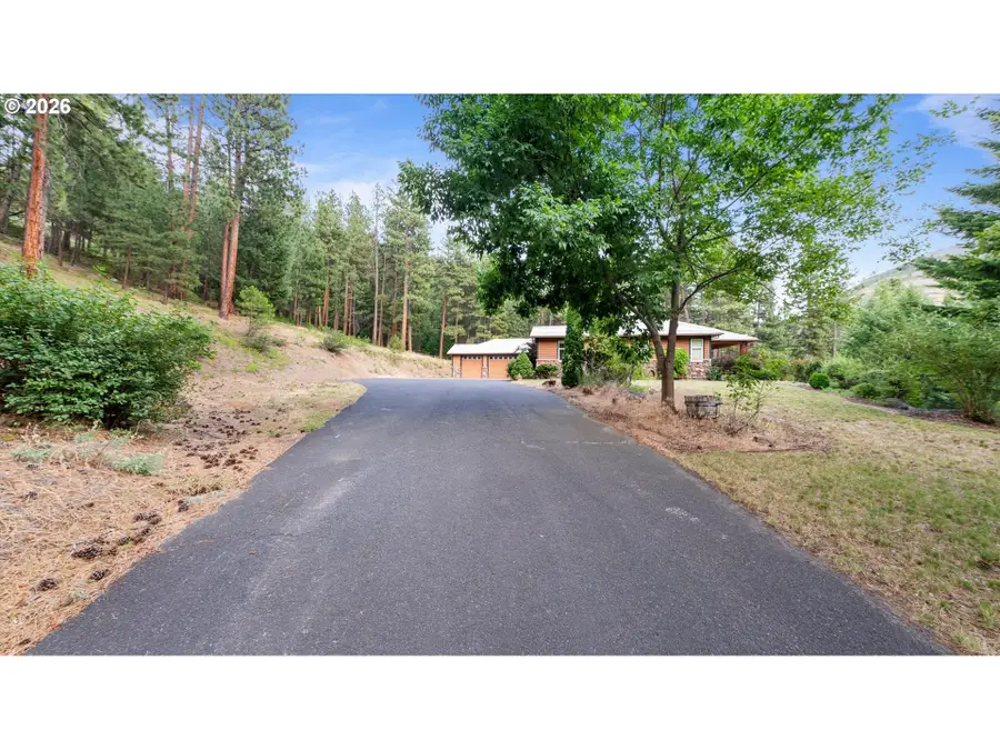1135 N Touchet, Dayton, WA 99328 - #2