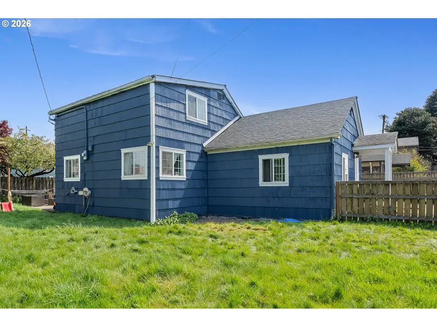 405 Evergreen Dr, Tillamook, OR 97141 - #3