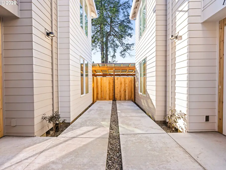 7456 SE Tolman St, Portland, OR 97206 - #2