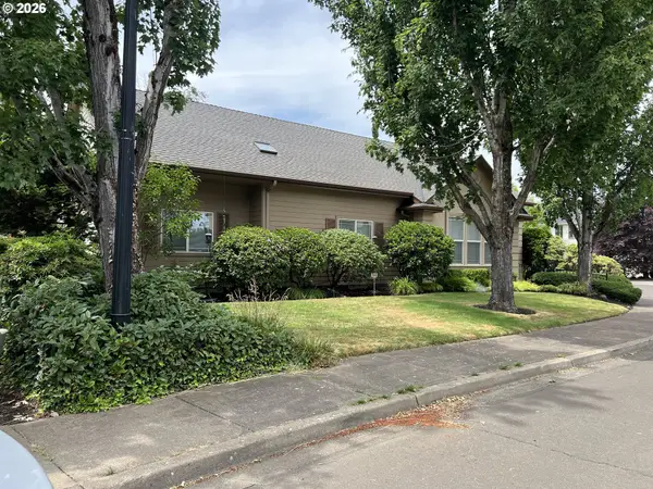 1243 Delrose Dr, Springfield, OR 97477
