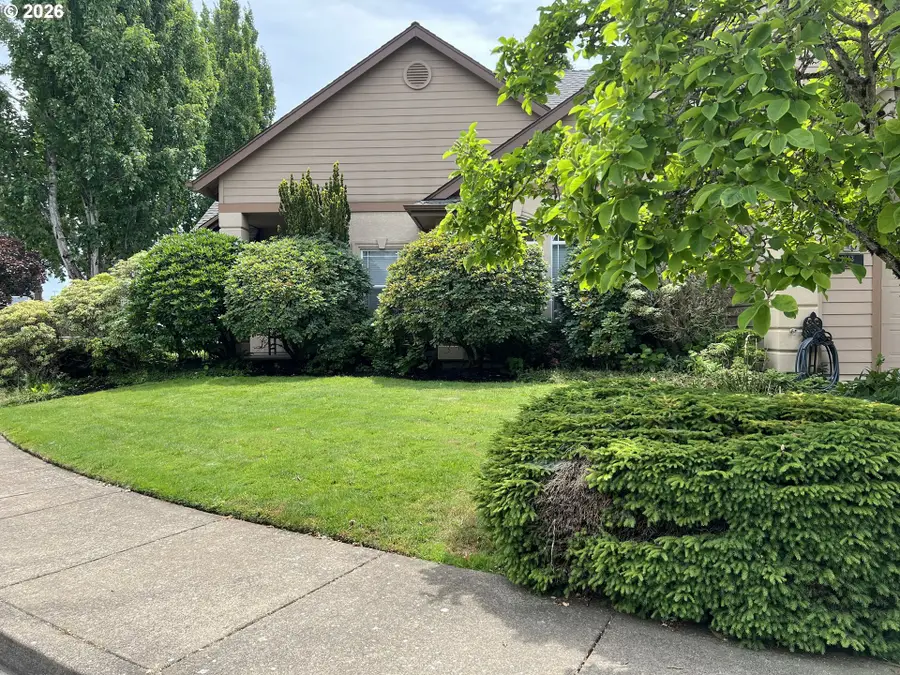 1243 Delrose Dr, Springfield, OR 97477 - #3