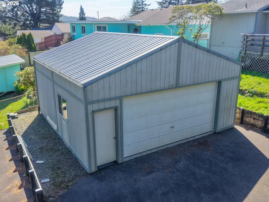 1600 S 16th St, Coos Bay, OR 97420 - #3