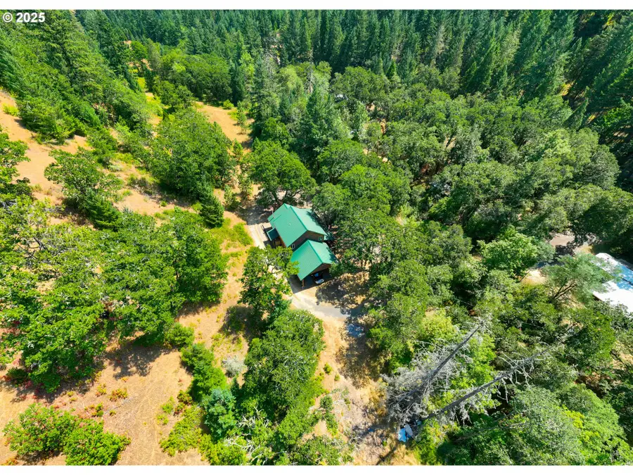 1470 E Willis Creek Rd, Winston, OR 97496 - Image #2