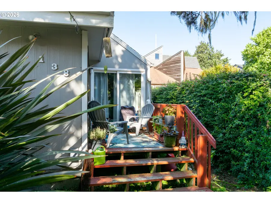 138 E Jefferson, Cannon Beach, OR 97110 - #2