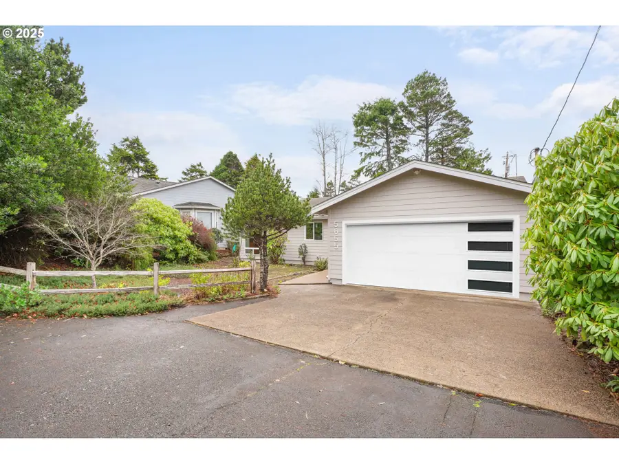 5655 Palisades Dr, Lincoln Beach, OR 97367 - Image #2