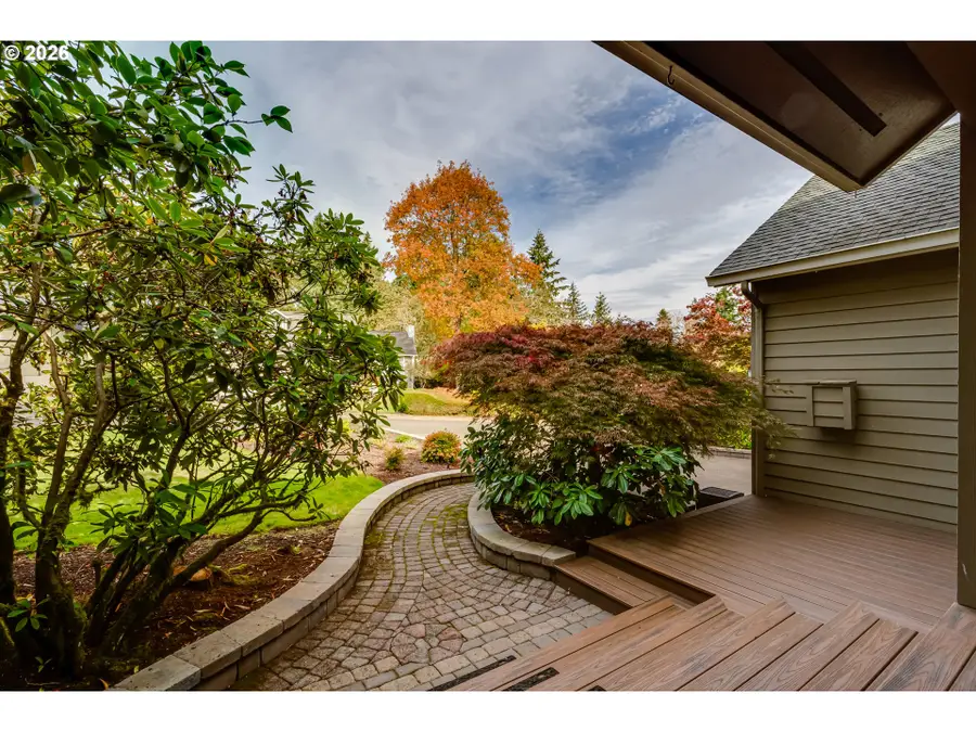 1244 Courtney Pl, Eugene, OR 97405 - #2