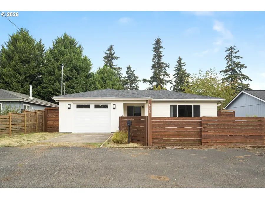 6135 SE Lambert St, Portland, OR 97206 - #2